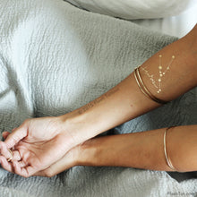 Ladda upp bild till gallerivisning, Kort med stjernetegn Tyren og guld tattoo - The Tan Co
